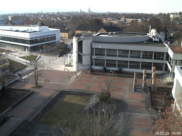 Foto der Webcam: Verwaltungsgeb&auml;ude, Innenhof mit Audimax, H&ouml;rsaal-Geb&auml;ude 1
