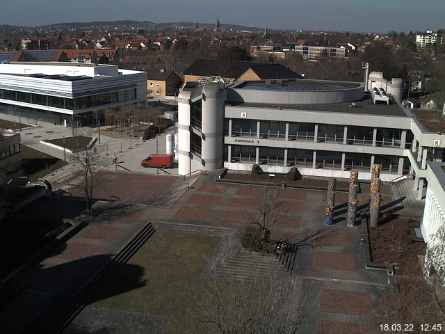 Foto der Webcam: Verwaltungsgebäude, Innenhof mit Audimax, Hörsaal-Gebäude 1