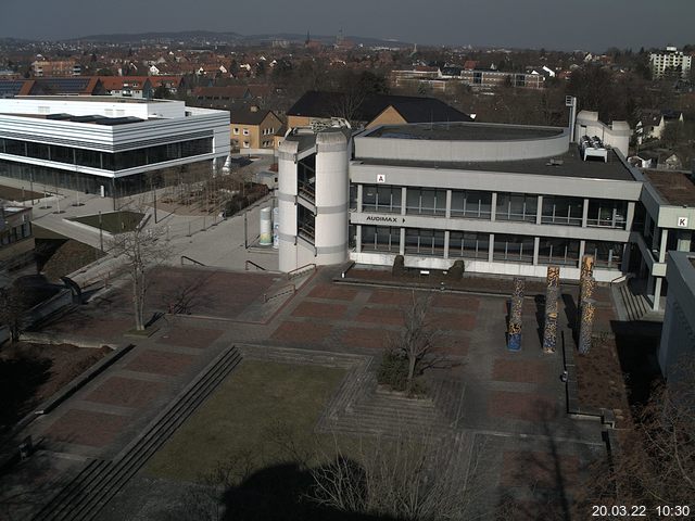 Foto der Webcam: Verwaltungsgeb&auml;ude, Innenhof mit Audimax, H&ouml;rsaal-Geb&auml;ude 1