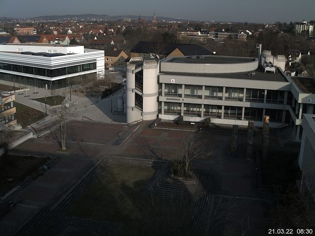 Foto der Webcam: Verwaltungsgeb&auml;ude, Innenhof mit Audimax, H&ouml;rsaal-Geb&auml;ude 1