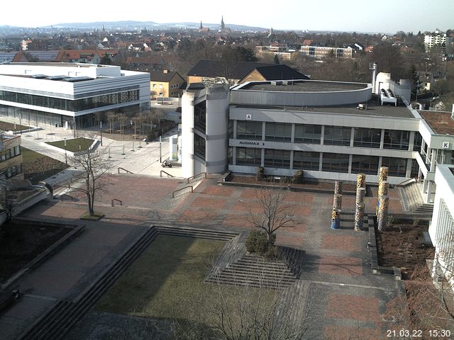 Foto der Webcam: Verwaltungsgeb&auml;ude, Innenhof mit Audimax, H&ouml;rsaal-Geb&auml;ude 1