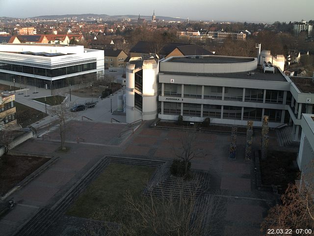 Foto der Webcam: Verwaltungsgeb&auml;ude, Innenhof mit Audimax, H&ouml;rsaal-Geb&auml;ude 1