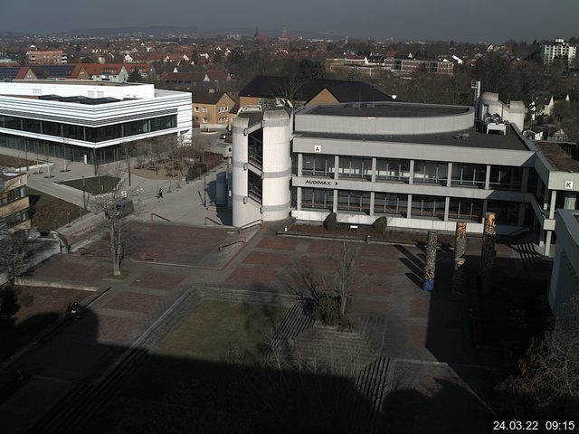 Foto der Webcam: Verwaltungsgeb&auml;ude, Innenhof mit Audimax, H&ouml;rsaal-Geb&auml;ude 1