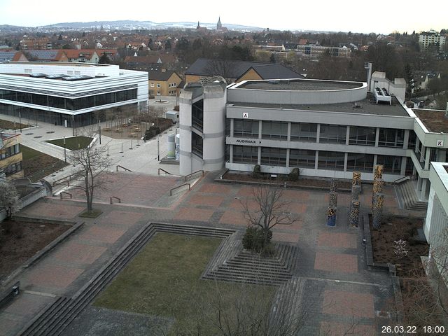 Foto der Webcam: Verwaltungsgeb&auml;ude, Innenhof mit Audimax, H&ouml;rsaal-Geb&auml;ude 1