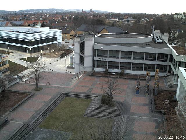 Foto der Webcam: Verwaltungsgeb&auml;ude, Innenhof mit Audimax, H&ouml;rsaal-Geb&auml;ude 1