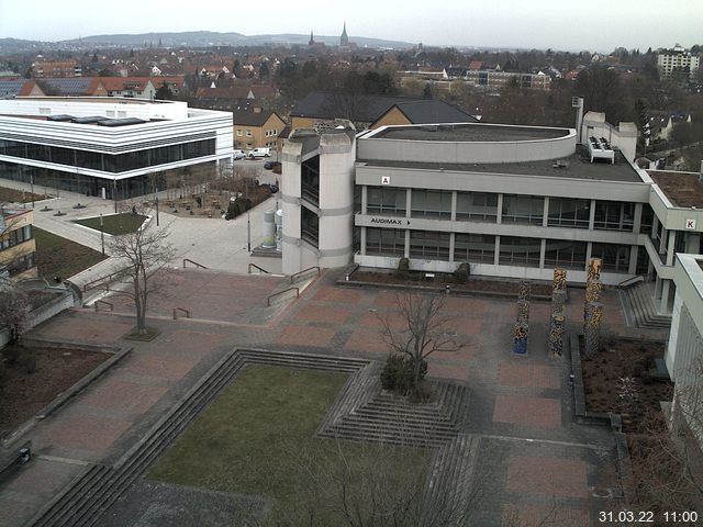 Foto der Webcam: Verwaltungsgebäude, Innenhof mit Audimax, Hörsaal-Gebäude 1