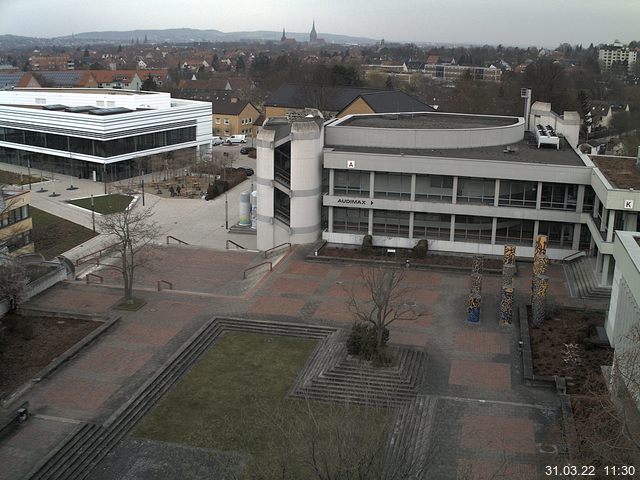 Foto der Webcam: Verwaltungsgebäude, Innenhof mit Audimax, Hörsaal-Gebäude 1