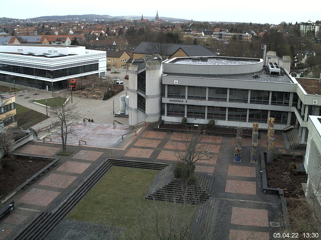 Foto der Webcam: Verwaltungsgebäude, Innenhof mit Audimax, Hörsaal-Gebäude 1