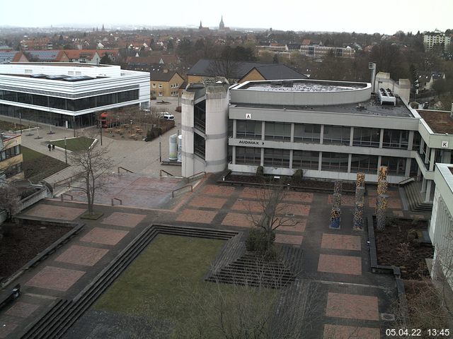 Foto der Webcam: Verwaltungsgebäude, Innenhof mit Audimax, Hörsaal-Gebäude 1