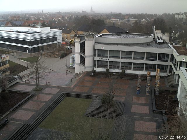 Foto der Webcam: Verwaltungsgebäude, Innenhof mit Audimax, Hörsaal-Gebäude 1