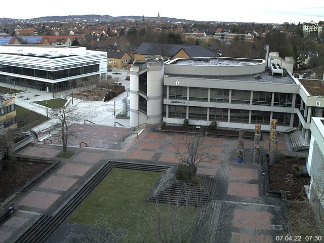 Foto der Webcam: Verwaltungsgeb&auml;ude, Innenhof mit Audimax, H&ouml;rsaal-Geb&auml;ude 1
