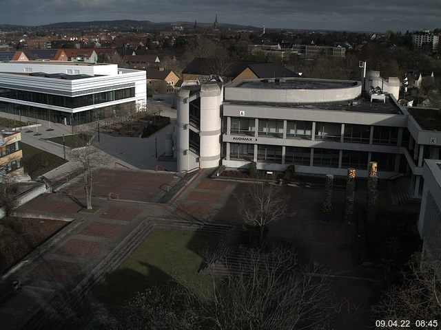 Foto der Webcam: Verwaltungsgebäude, Innenhof mit Audimax, Hörsaal-Gebäude 1