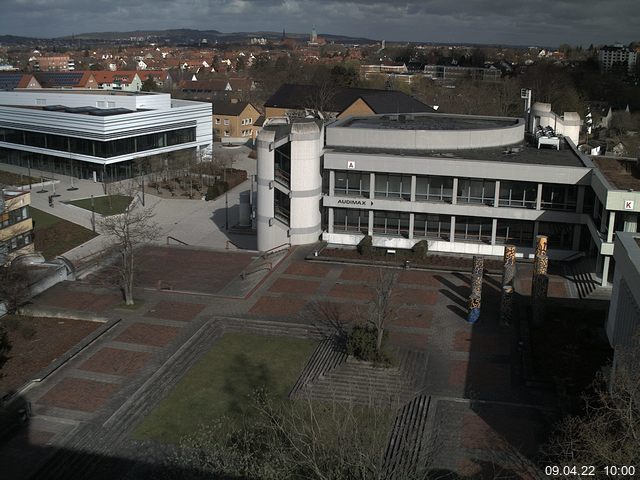 Foto der Webcam: Verwaltungsgebäude, Innenhof mit Audimax, Hörsaal-Gebäude 1