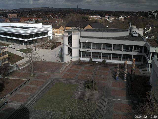 Foto der Webcam: Verwaltungsgebäude, Innenhof mit Audimax, Hörsaal-Gebäude 1