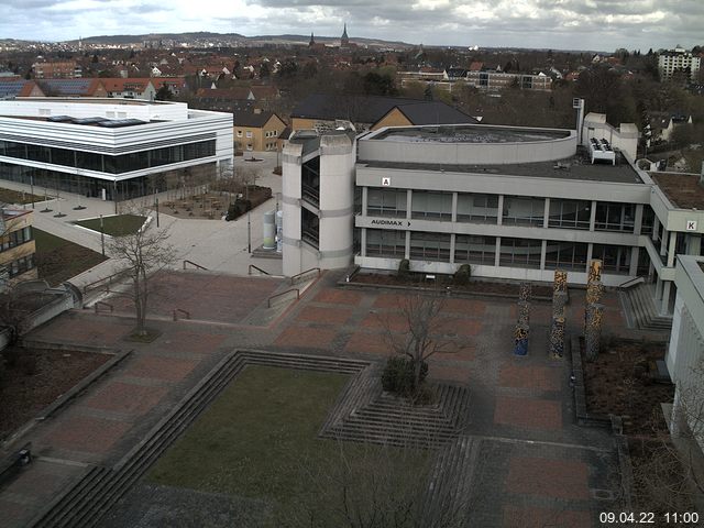 Foto der Webcam: Verwaltungsgebäude, Innenhof mit Audimax, Hörsaal-Gebäude 1