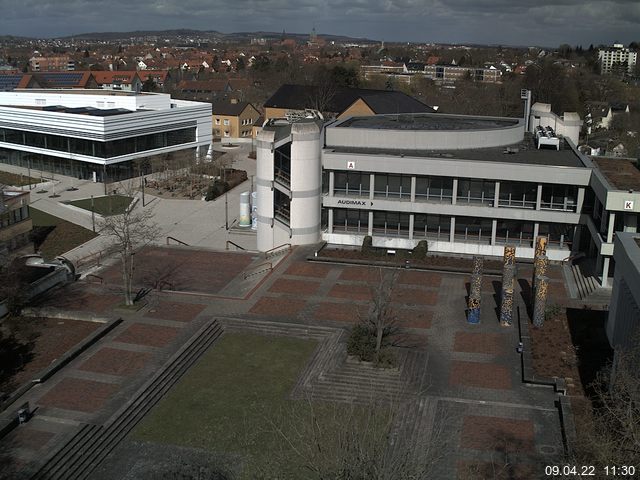 Foto der Webcam: Verwaltungsgebäude, Innenhof mit Audimax, Hörsaal-Gebäude 1