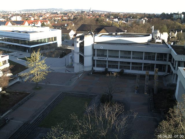 Foto der Webcam: Verwaltungsgeb&auml;ude, Innenhof mit Audimax, H&ouml;rsaal-Geb&auml;ude 1