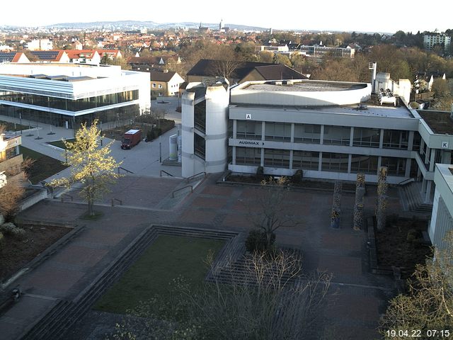 Foto der Webcam: Verwaltungsgebäude, Innenhof mit Audimax, Hörsaal-Gebäude 1