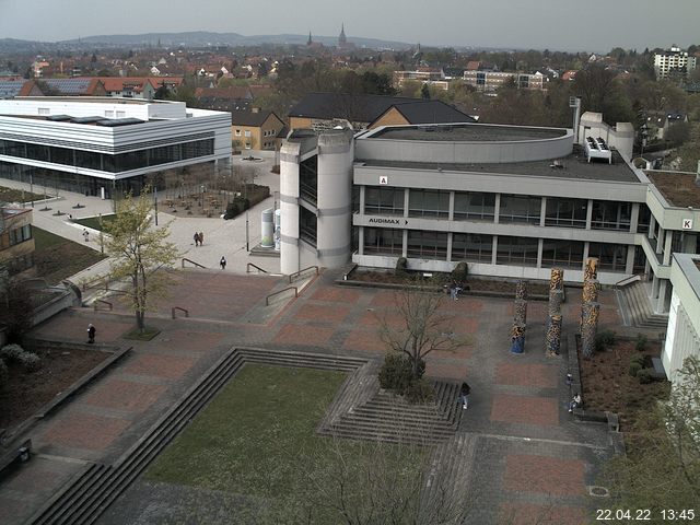 Foto der Webcam: Verwaltungsgebäude, Innenhof mit Audimax, Hörsaal-Gebäude 1