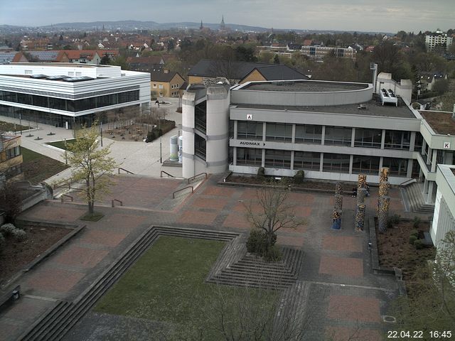 Foto der Webcam: Verwaltungsgebäude, Innenhof mit Audimax, Hörsaal-Gebäude 1