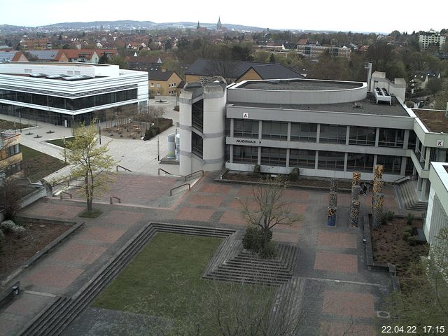 Foto der Webcam: Verwaltungsgebäude, Innenhof mit Audimax, Hörsaal-Gebäude 1