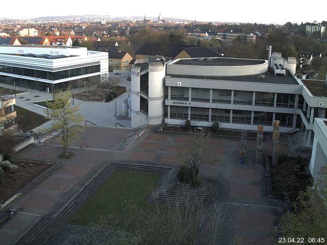 Foto der Webcam: Verwaltungsgeb&auml;ude, Innenhof mit Audimax, H&ouml;rsaal-Geb&auml;ude 1