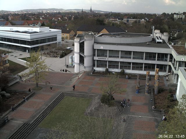 Foto der Webcam: Verwaltungsgebäude, Innenhof mit Audimax, Hörsaal-Gebäude 1