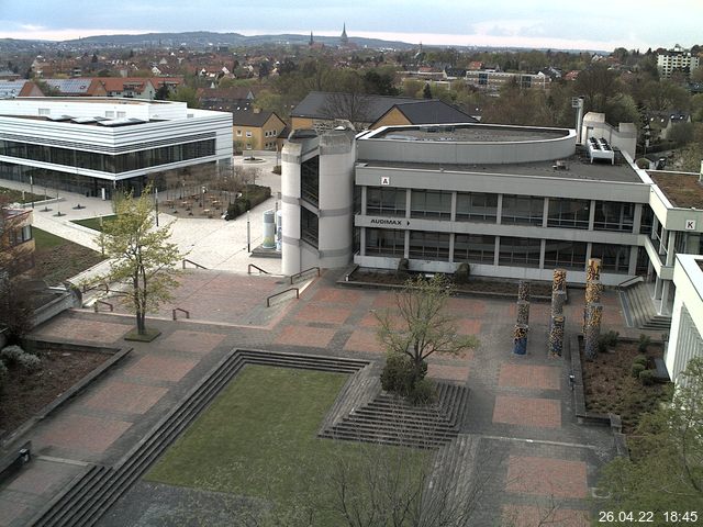 Foto der Webcam: Verwaltungsgebäude, Innenhof mit Audimax, Hörsaal-Gebäude 1