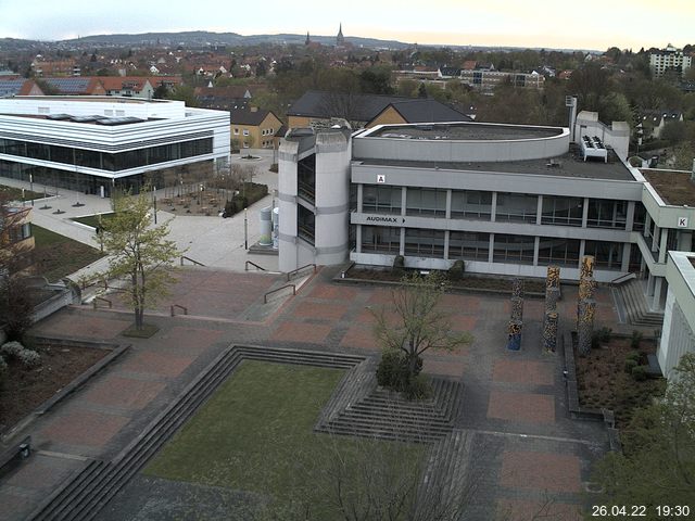 Foto der Webcam: Verwaltungsgebäude, Innenhof mit Audimax, Hörsaal-Gebäude 1