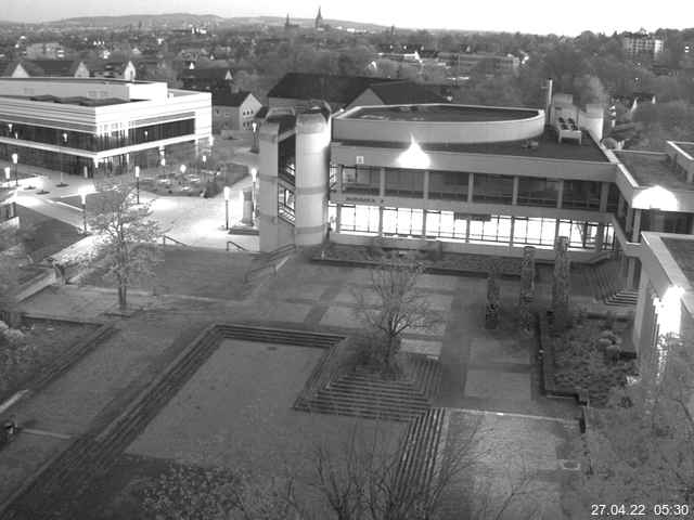 Foto der Webcam: Verwaltungsgebäude, Innenhof mit Audimax, Hörsaal-Gebäude 1