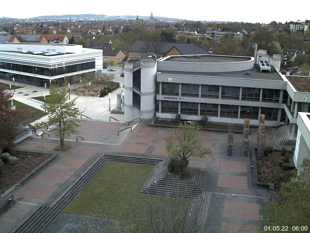 Foto der Webcam: Verwaltungsgebäude, Innenhof mit Audimax, Hörsaal-Gebäude 1