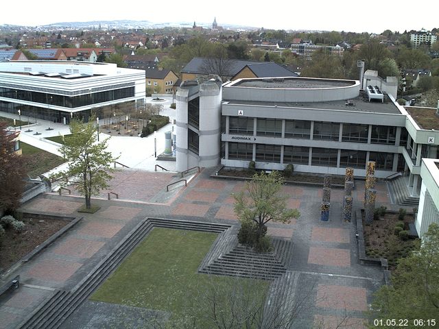 Foto der Webcam: Verwaltungsgebäude, Innenhof mit Audimax, Hörsaal-Gebäude 1