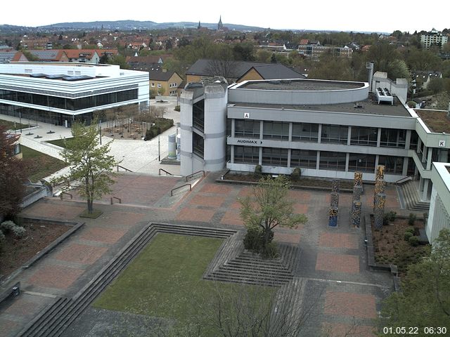 Foto der Webcam: Verwaltungsgebäude, Innenhof mit Audimax, Hörsaal-Gebäude 1