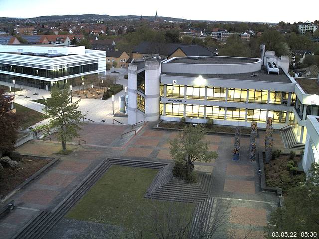 Foto der Webcam: Verwaltungsgebäude, Innenhof mit Audimax, Hörsaal-Gebäude 1