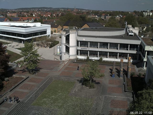 Foto der Webcam: Verwaltungsgebäude, Innenhof mit Audimax, Hörsaal-Gebäude 1