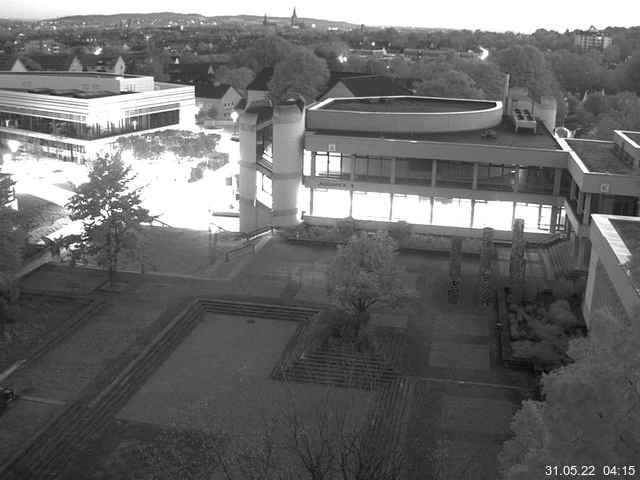 Foto der Webcam: Verwaltungsgebäude, Innenhof mit Audimax, Hörsaal-Gebäude 1