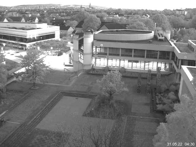 Foto der Webcam: Verwaltungsgebäude, Innenhof mit Audimax, Hörsaal-Gebäude 1