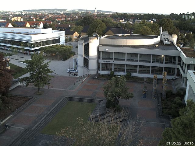 Foto der Webcam: Verwaltungsgebäude, Innenhof mit Audimax, Hörsaal-Gebäude 1