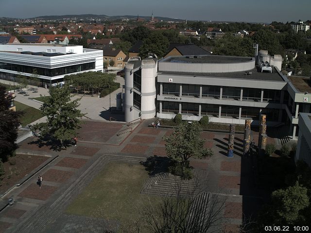 Foto der Webcam: Verwaltungsgebäude, Innenhof mit Audimax, Hörsaal-Gebäude 1