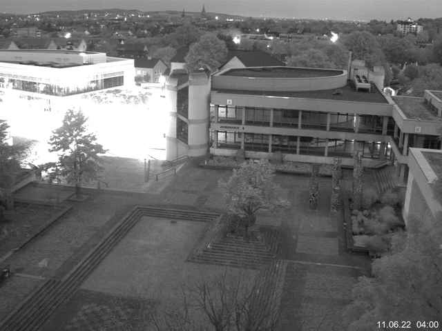 Foto der Webcam: Verwaltungsgebäude, Innenhof mit Audimax, Hörsaal-Gebäude 1