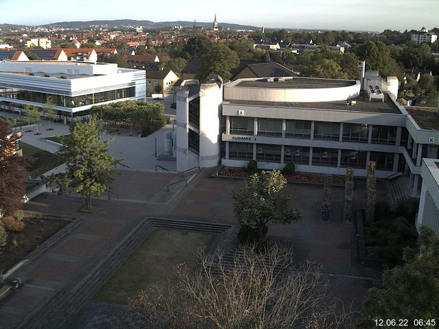 Foto der Webcam: Verwaltungsgeb&auml;ude, Innenhof mit Audimax, H&ouml;rsaal-Geb&auml;ude 1