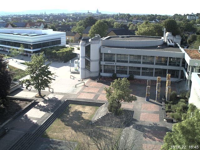 Foto der Webcam: Verwaltungsgeb&auml;ude, Innenhof mit Audimax, H&ouml;rsaal-Geb&auml;ude 1