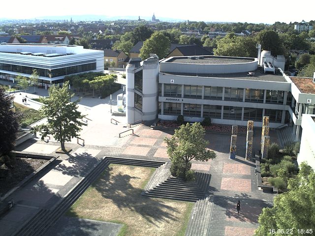 Foto der Webcam: Verwaltungsgeb&auml;ude, Innenhof mit Audimax, H&ouml;rsaal-Geb&auml;ude 1