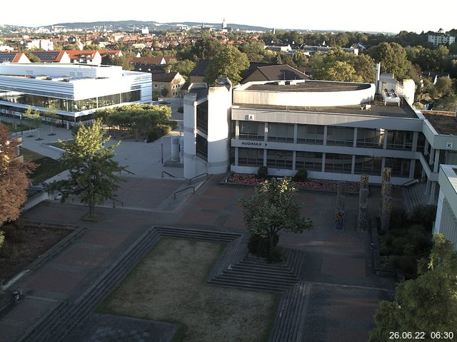 Foto der Webcam: Verwaltungsgeb&auml;ude, Innenhof mit Audimax, H&ouml;rsaal-Geb&auml;ude 1