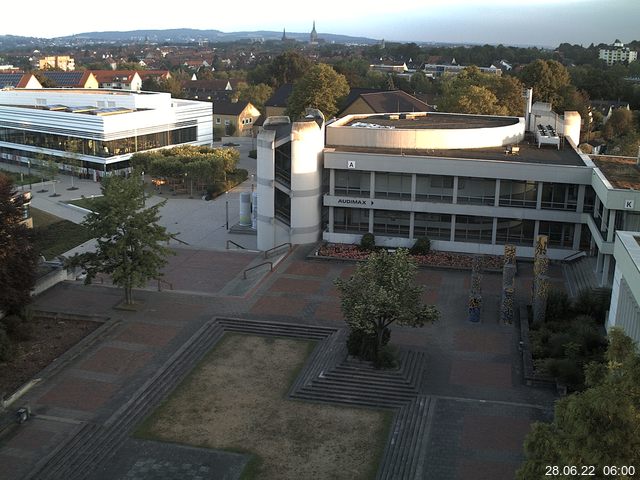 Foto der Webcam: Verwaltungsgebäude, Innenhof mit Audimax, Hörsaal-Gebäude 1