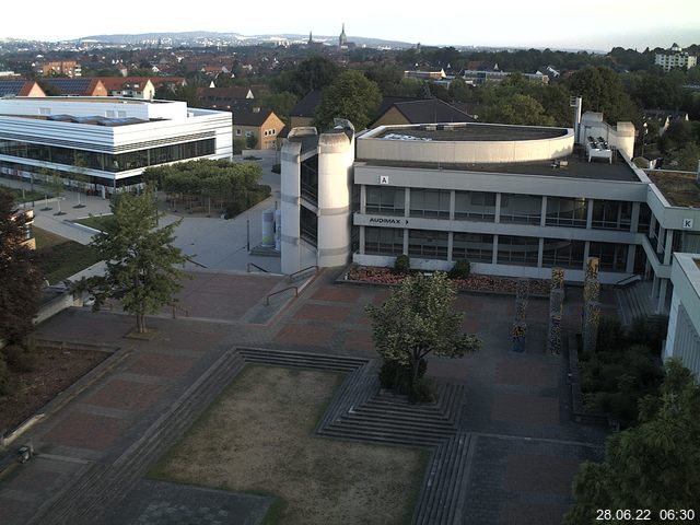 Foto der Webcam: Verwaltungsgebäude, Innenhof mit Audimax, Hörsaal-Gebäude 1