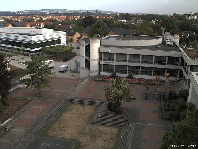 Foto der Webcam: Verwaltungsgebäude, Innenhof mit Audimax, Hörsaal-Gebäude 1