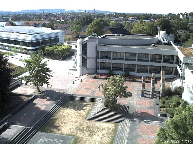 Foto der Webcam: Verwaltungsgebäude, Innenhof mit Audimax, Hörsaal-Gebäude 1