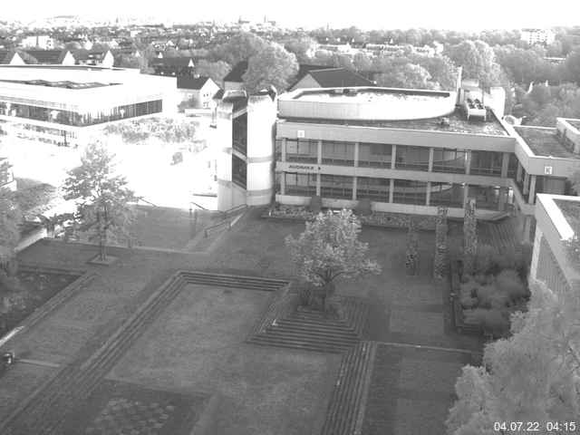 Foto der Webcam: Verwaltungsgebäude, Innenhof mit Audimax, Hörsaal-Gebäude 1