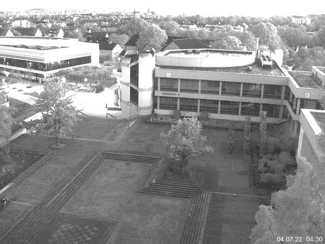 Foto der Webcam: Verwaltungsgebäude, Innenhof mit Audimax, Hörsaal-Gebäude 1